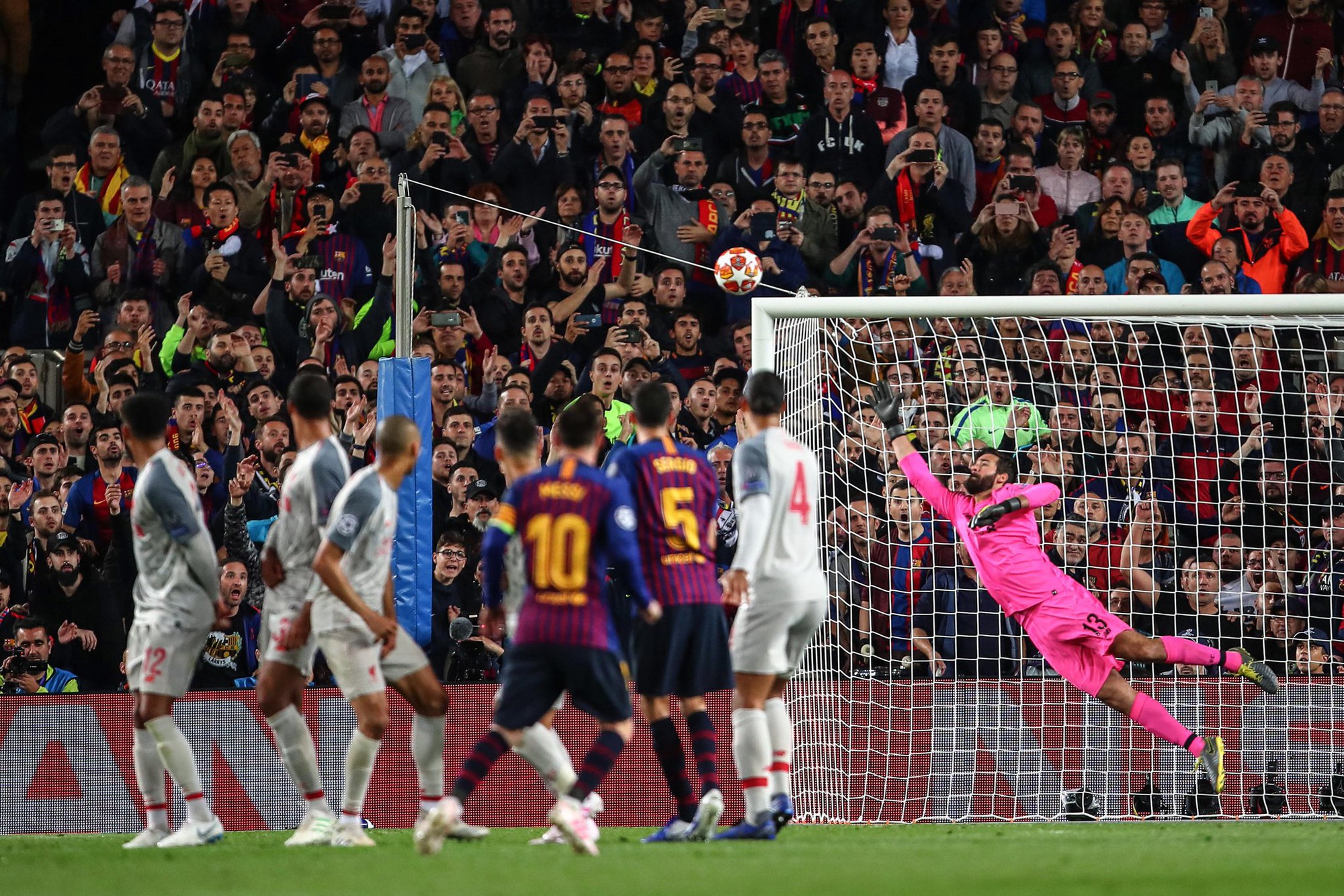 Chặng đường vào chung kết Champions League của Liverpool: Như một bộ phim bom tấn hành động! - Ảnh 6.