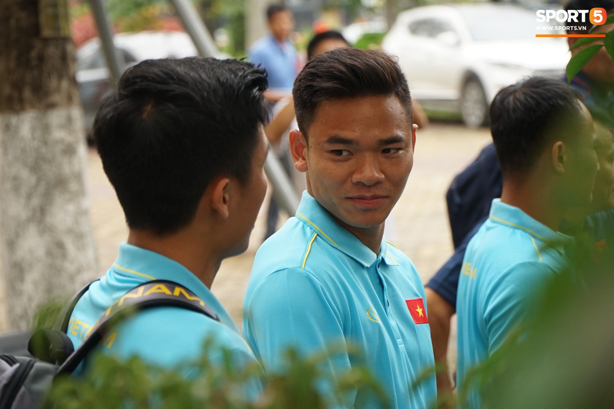 Dàn tuyển thủ Việt Nam bảnh bao hội quân chuẩn bị dự Kings Cup 2019 - Ảnh 7.