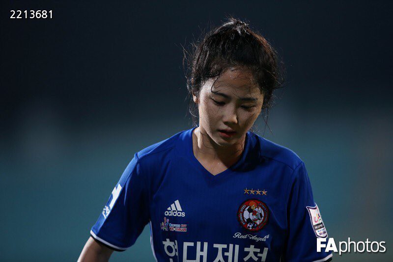 Chiêm ngưỡng dàn mĩ nhân tại World Cup bóng đá nữ 2019: Có thần tiên người Hàn Quốc và cả VĐV quyến rũ nhất thế giới - Ảnh 1.