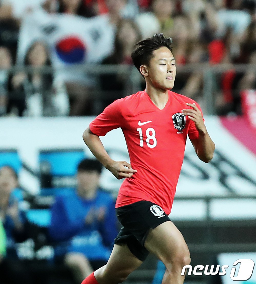Chứng kiến cậu em út của đội chịu nỗi mất mát to lớn, Son Heung-min có hành động khiến các fan cảm thấy ấm lòng - Ảnh 3.