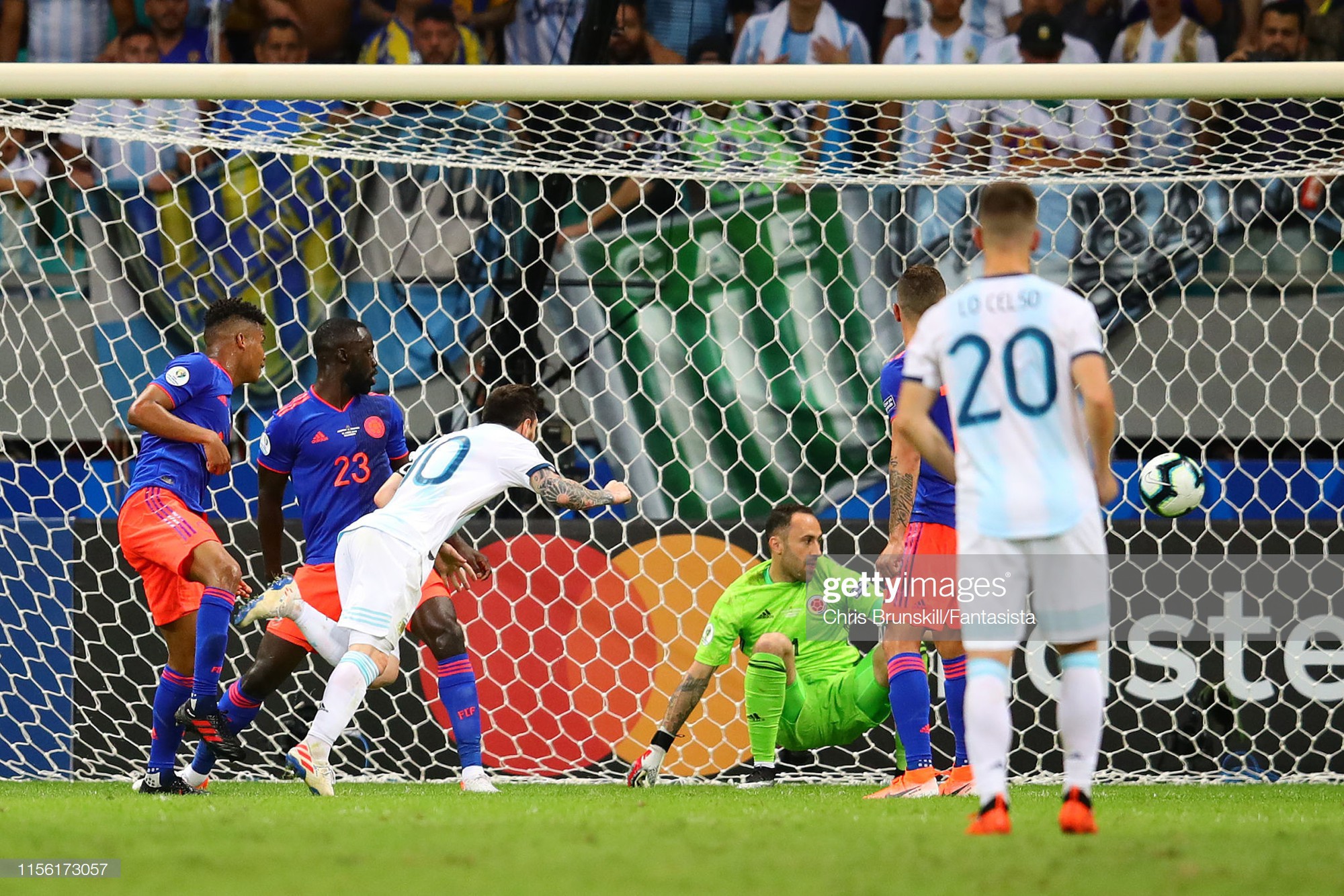 Messi mờ nhạt, ôm mặt thất vọng khi Argentina nhận thất bại muối mặt ở trận ra quân Copa America - Ảnh 5.