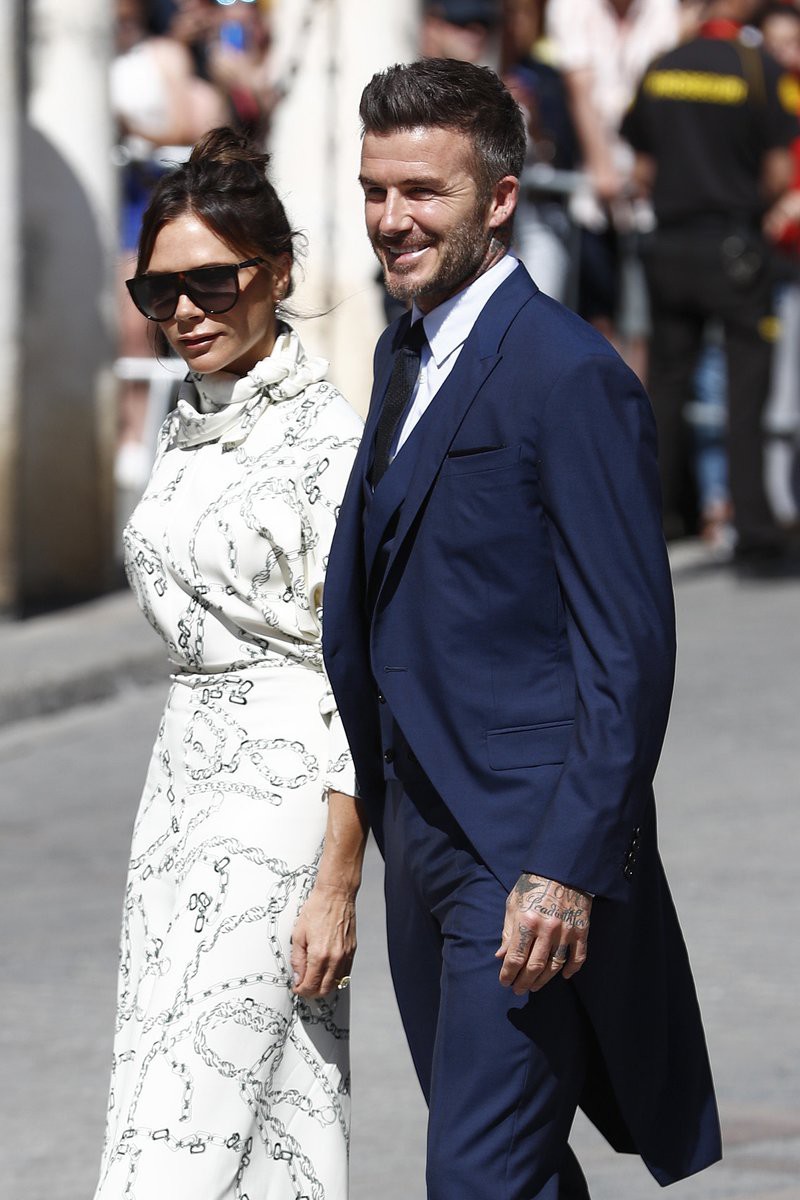 Thần thái vợ chồng Beckham áp đảo toàn bộ khách mời đến dự đám cưới xa hoa của đội trưởng Real Madrid - Ảnh 6.