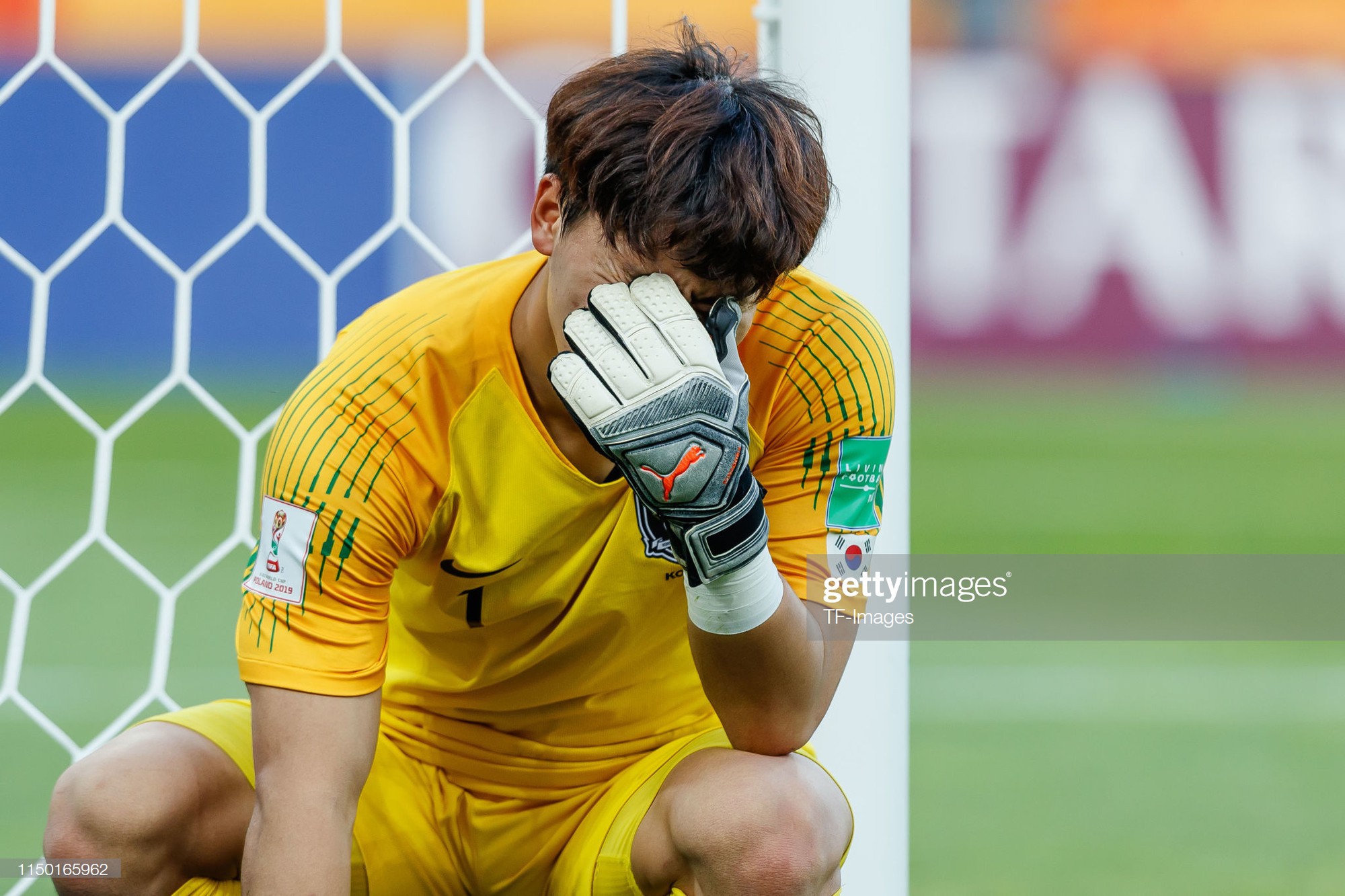 Đội bóng quê hương HLV Park Hang-seo ôm nhau khóc nấc khi thua ngược ở chung kết đấu trường World Cup - Ảnh 10.