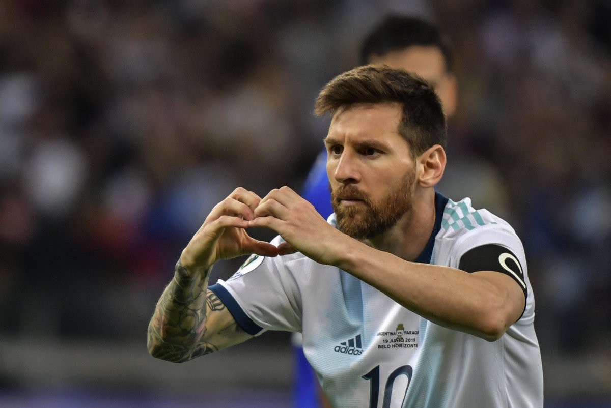 Một siêu sao nổi tiếng khô khan, rụt rè như Messi cuối cùng cũng biết cách chiều fan bằng hành động thân thương này - Ảnh 4.