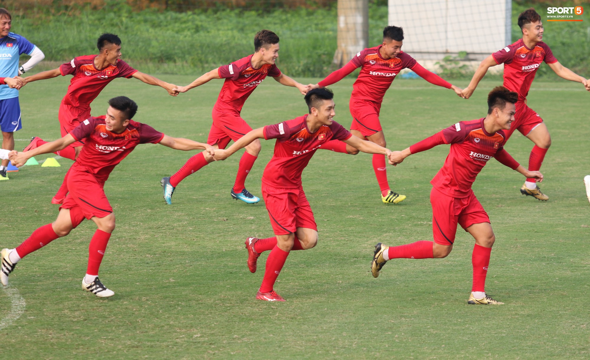 U23 Việt Nam cười thả ga với bài tập thú vị của ban huấn luyện - Ảnh 3.