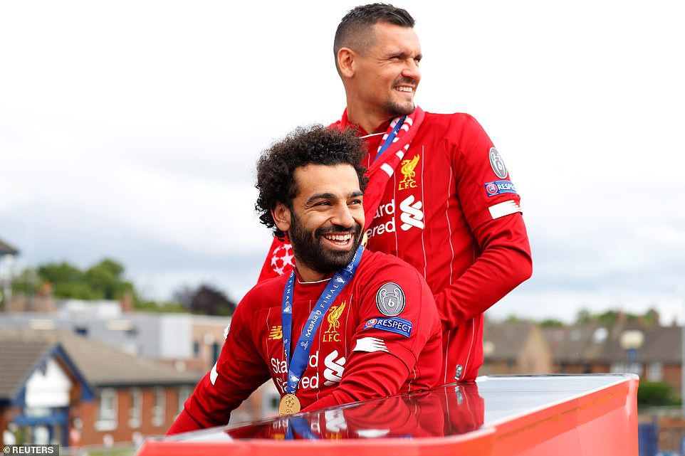 Liverpool rước cúp vô địch Champions League: Biển người nhuộm đỏ thành phố cảng sau 14 năm mòn mỏi chờ đợi - Ảnh 5.