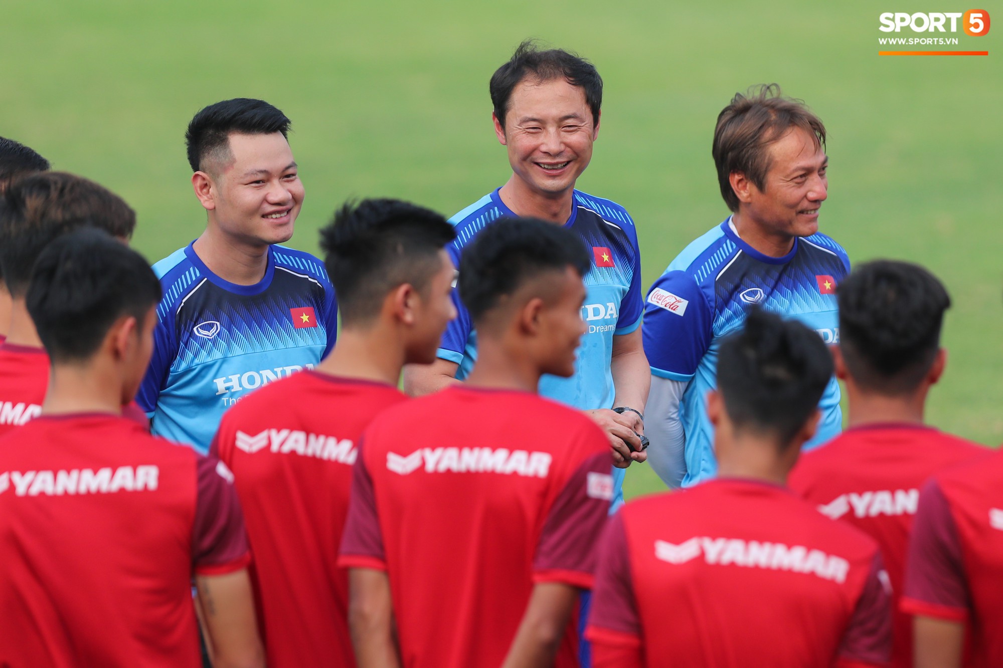U23 Việt Nam cười thả ga với bài tập thú vị của ban huấn luyện - Ảnh 8.