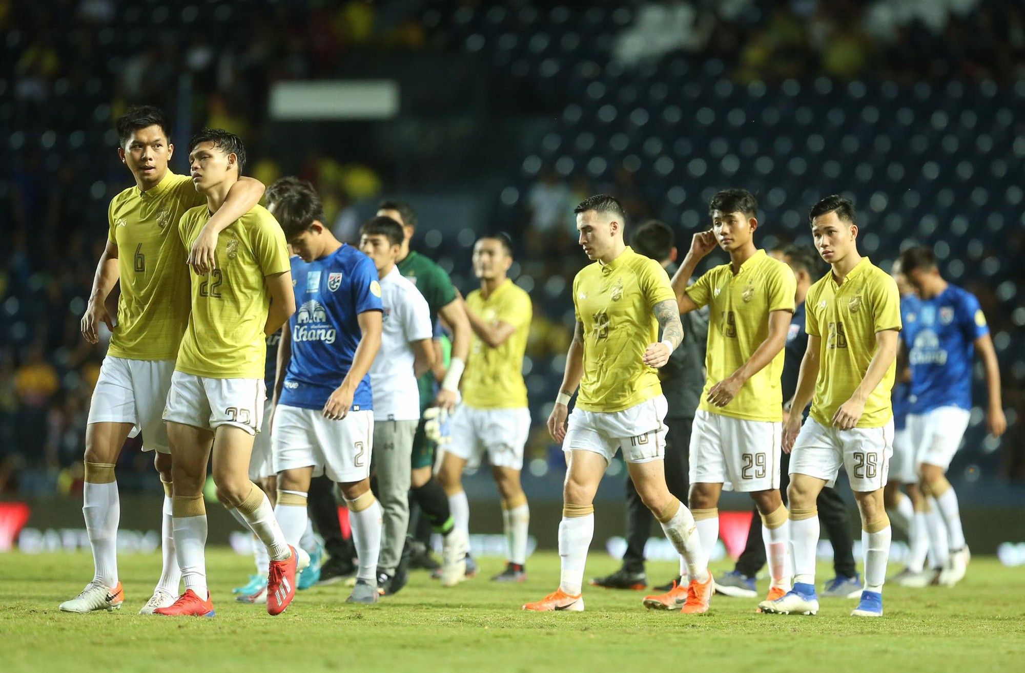 Xuân Trường an ủi đàn em tại Buriram United sau pha kiến tạo đem về chiến thắng cho tuyển Việt Nam trước Thái Lan - Ảnh 5.