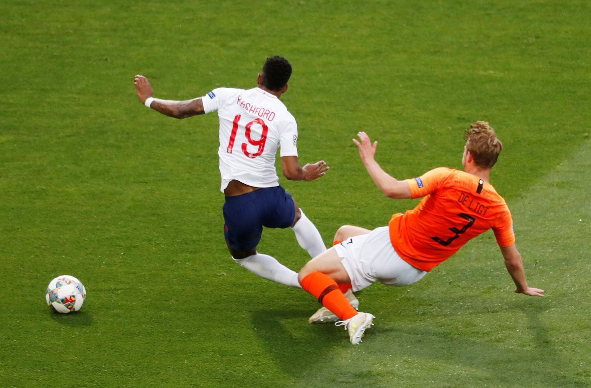 Nam thần De Ligt đánh đầu sửa sai, Hà Lan loại Anh để gặp Ronaldo ở chung kết UEFA Nations League - Ảnh 1.