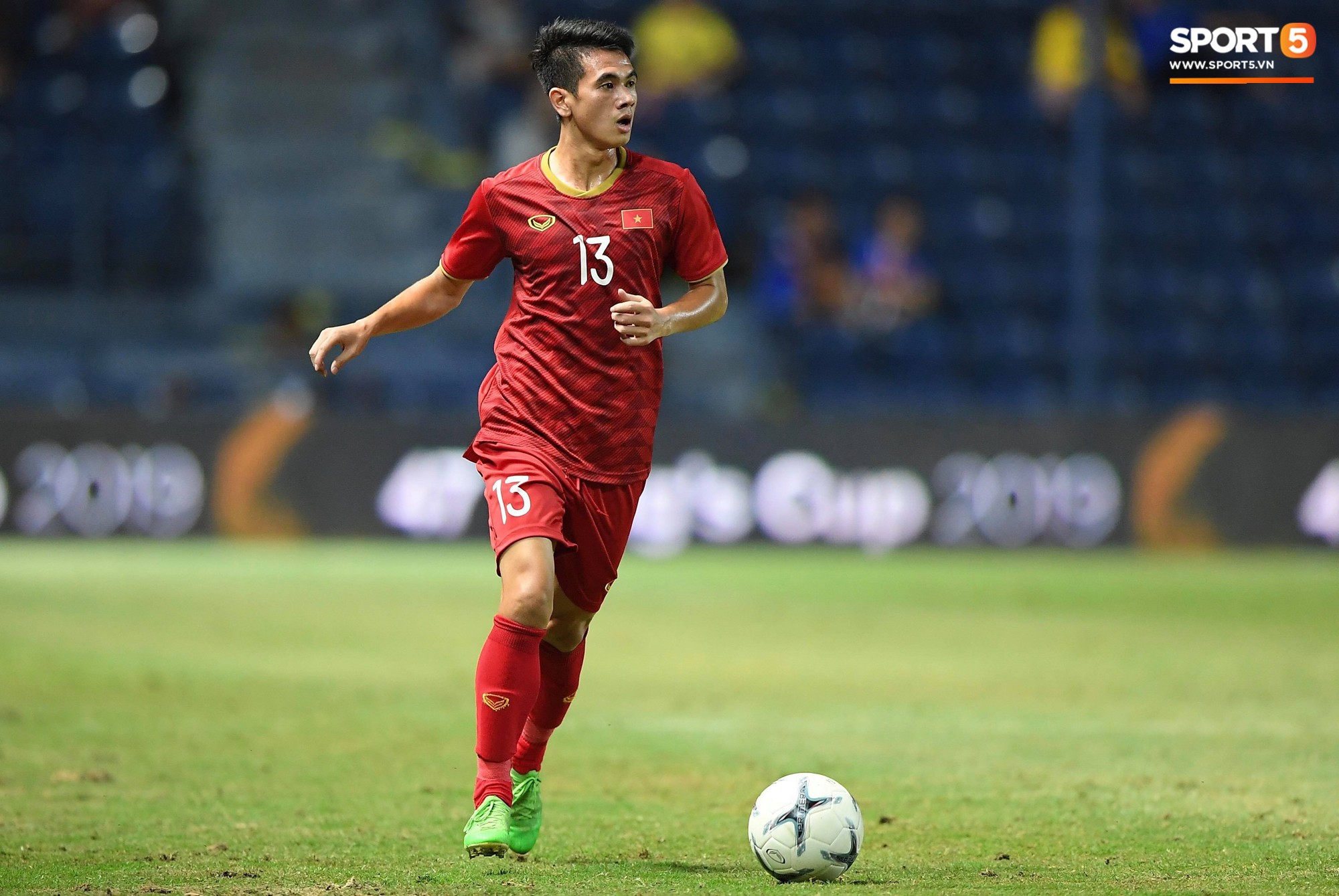 Bộ ba của Hà Nội FC phối hợp cực đẹp, Đức Huy ghi bàn đầy cảm xúc cho ĐT Việt Nam - Ảnh 1.