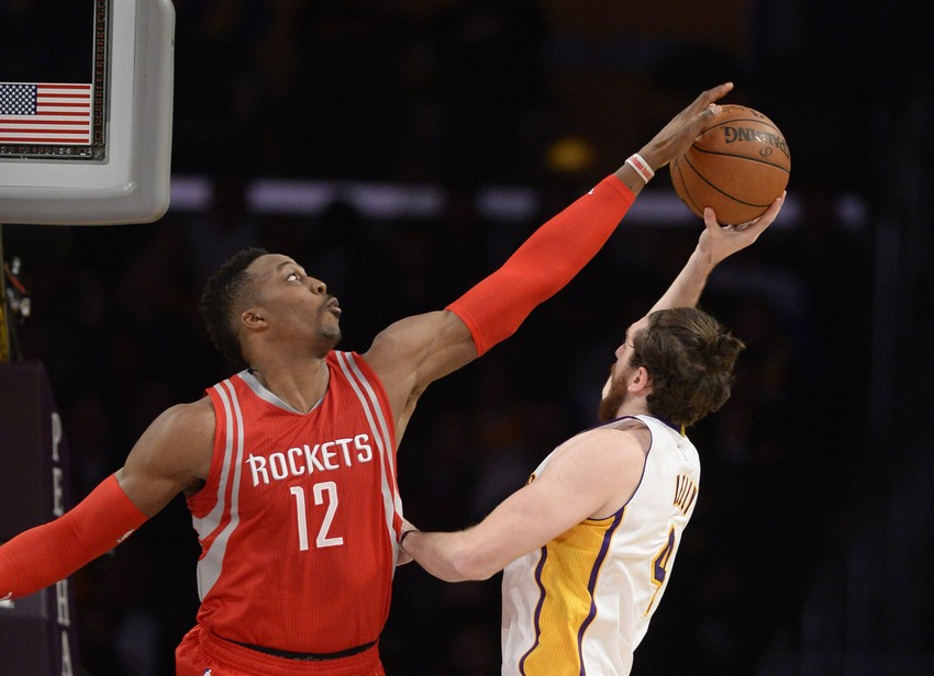 9064673-ryan-kelly-dwight-howard-nba-houston-rockets-los-angeles-lakers