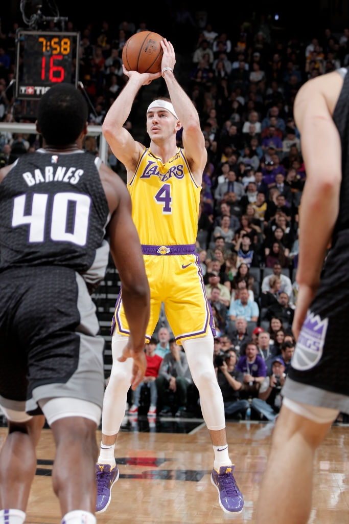 LeBron James lập Triple-double, Los Angeles Lakers thắng dễ Sacramento Kings - Ảnh 3.