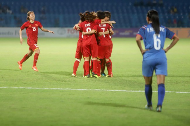 Đội tuyển bóng đá nữ Thái Lan vẫn vào tứ kết dù không giành được điểm số nào - Ảnh 1.