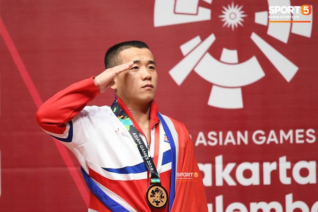 Thạch Kim Tuấn khó vượt chính mình khi đối mặt đương kim vô địch cử tạ ASIAD 2018 - Ảnh 9.