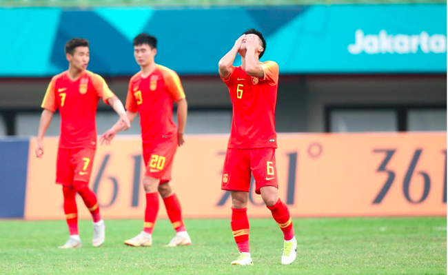 Ghi 3 bàn nhưng Trung Quốc vẫn bị loại vì thảm họa phòng thủ trong hiệp một - Ảnh 4.