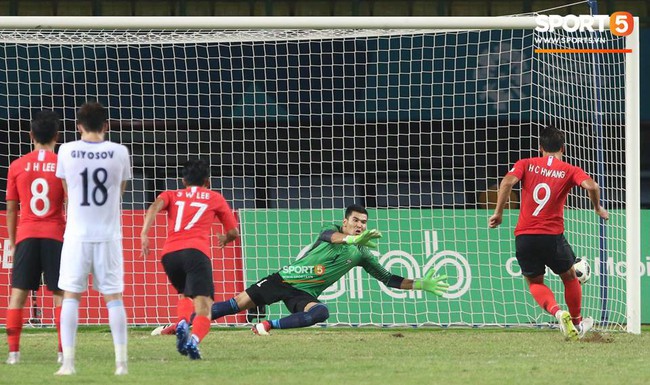 Son Heung-min tỏa sáng giúp Hàn Quốc ngược dòng nghẹt thở đánh bại Uzbekistan 4-3 - Ảnh 4.