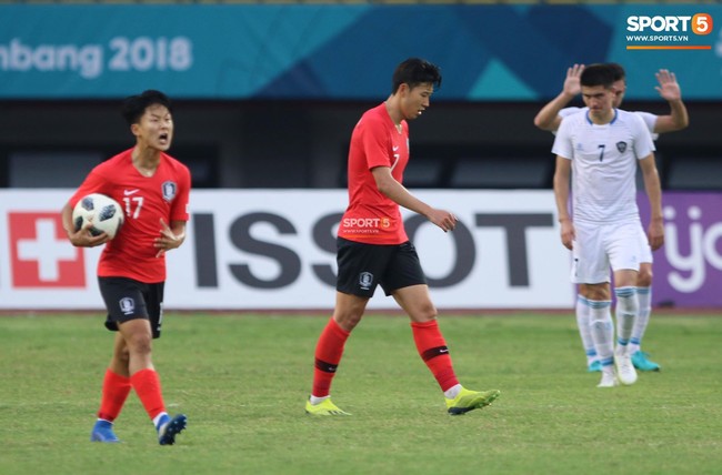 Son Heung-min tỏa sáng giúp Hàn Quốc ngược dòng nghẹt thở đánh bại Uzbekistan 4-3 - Ảnh 3.