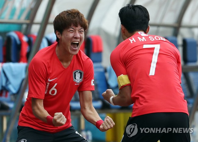 Son Heung-min tỏa sáng giúp Hàn Quốc ngược dòng nghẹt thở đánh bại Uzbekistan 4-3 - Ảnh 2.