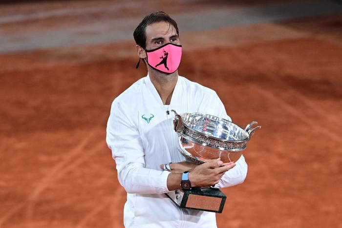 &quot;Hủy diệt&quot; Djokovic, Nadal chính thức cân bằng kỷ lục Grand Slam với Federer - Ảnh 2.