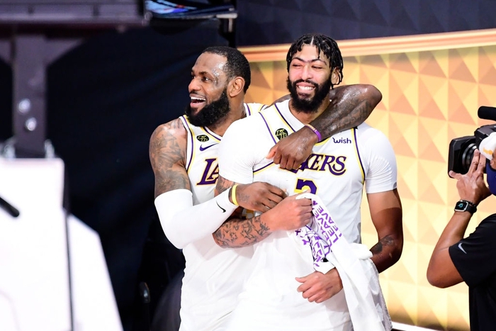 Chức vô địch lần thứ 17 đầy cảm xúc trong mùa giải đặc biệt nhất lịch sử Los Angeles Lakers - Ảnh 2.
