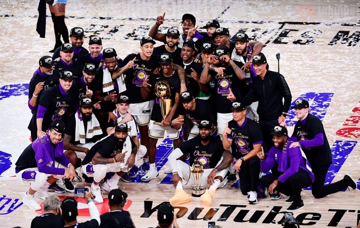 Chức vô địch lần thứ 17 đầy cảm xúc trong mùa giải đặc biệt nhất lịch sử Los Angeles Lakers - Ảnh 13.