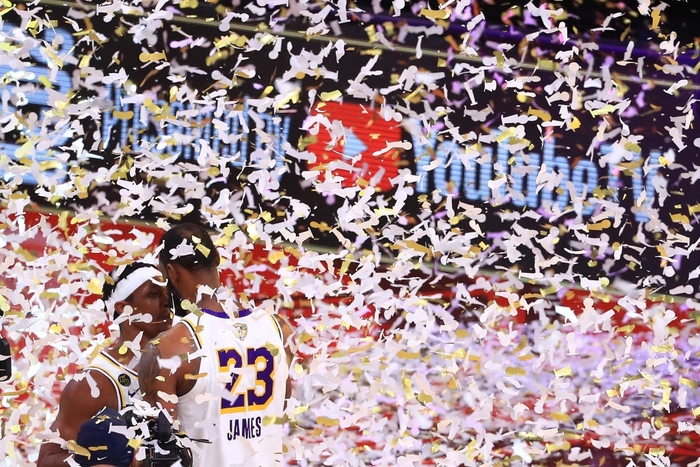 Chức vô địch lần thứ 17 đầy cảm xúc trong mùa giải đặc biệt nhất lịch sử Los Angeles Lakers - Ảnh 10.