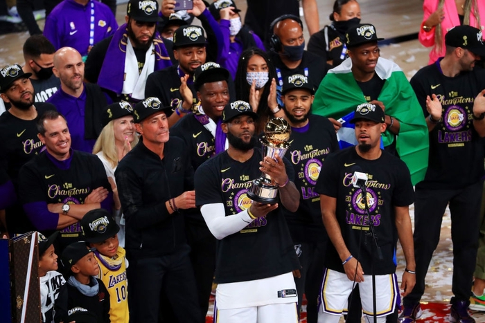 Chức vô địch lần thứ 17 đầy cảm xúc trong mùa giải đặc biệt nhất lịch sử Los Angeles Lakers - Ảnh 12.