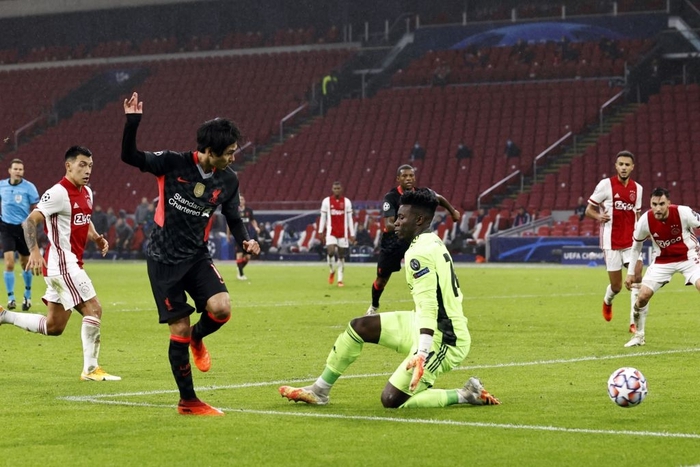 Trận đầu vắng trung vệ thép Van Dijk, Liverpool chật vật giành 3 điểm nhờ bàn thắng may mắn - Ảnh 6.