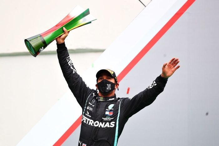 Chiêm ngưỡng khối bất động sản đáng mơ ước của Lewis Hamilton - ông Vua mới vừa phá kỷ lục của huyền thoại F1 Michael Schumacher - Ảnh 1.