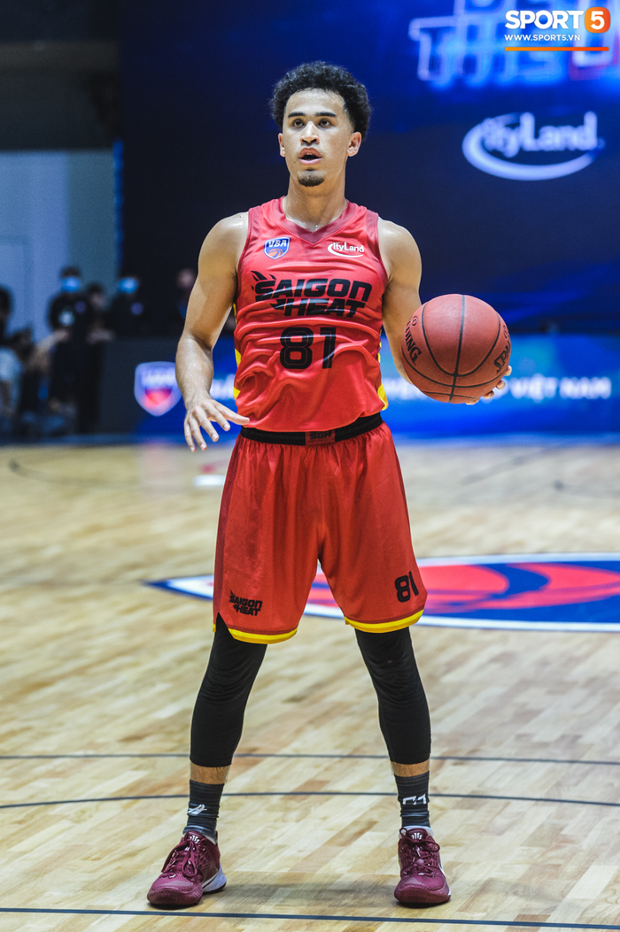 Bóc info về Christian Juzang - Hot boy Việt kiều đang làm dậy sóng mùa giải bóng rổ chuyên nghiệp VBA 2020 - Ảnh 3.