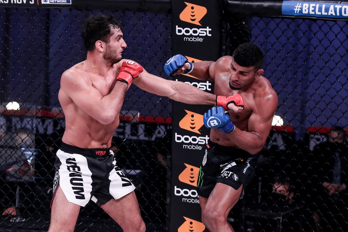 Gegard Mousasi đánh bại Douglas Lima sau trận đại chiến tại Bellator, giành về chiếc đai vô địch hạng trung thế giới - Ảnh 3.