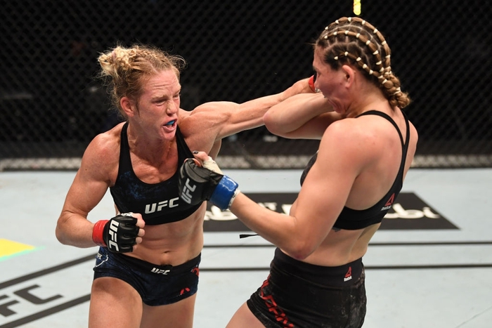 Cựu vương Holly Holm giành chiến thắng ấn tượng, sẵn sàng cho trận tranh đai tại UFC - Ảnh 2.