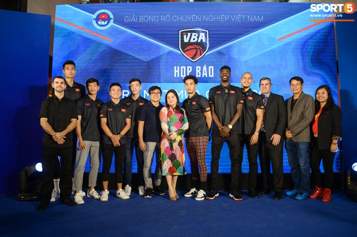 Toàn cảnh họp báo VBA 2020: Hào hứng chào đón mùa giải bóng rổ chuyên nghiệp Việt Nam chưa từng có trong lịch sử - Ảnh 13.