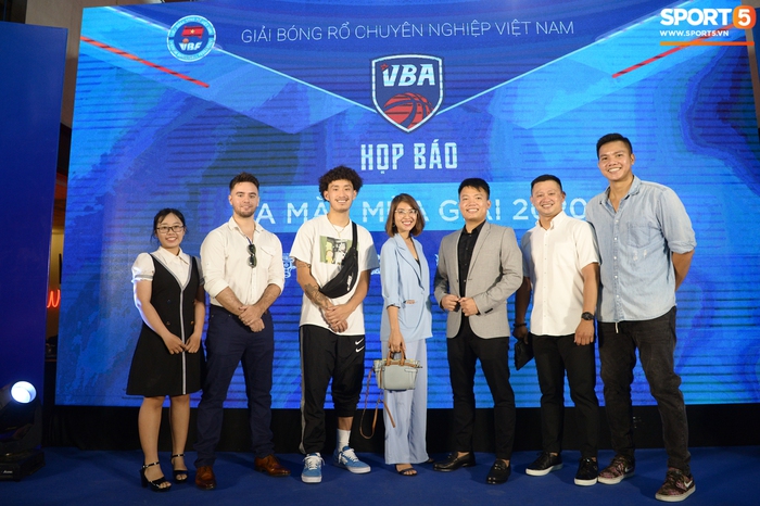 Toàn cảnh họp báo VBA 2020: Hào hứng chào đón mùa giải bóng rổ chuyên nghiệp Việt Nam chưa từng có trong lịch sử - Ảnh 12.