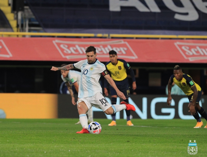 Messi ghi bàn định đoạt trận đấu, Argentina khởi đầu chiến dịch vòng loại World Cup với 3 điểm trọn vẹn - Ảnh 2.