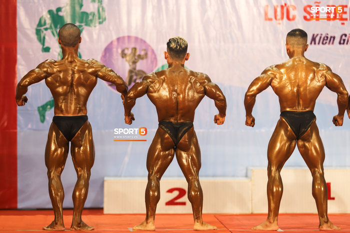 Trình diễn vô cùng tự tin trên nền nhạc Bigcityboi, lực sĩ Phạm Văn Mách xuất sắc giành HCV 60kg vô địch quốc gia - Ảnh 11.