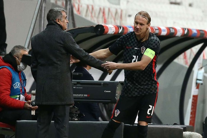 Sốc: Đội trưởng tuyển Croatia bị thay ra giữa trận vì phát hiện dương tính Covid-19 - Ảnh 2.