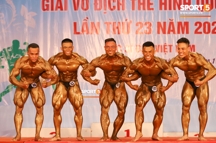 Lực sĩ Tạ Đình Thái giành HCV 85 kg tại Giải Vô địch thể hình Quốc gia 2020 - Ảnh 1.