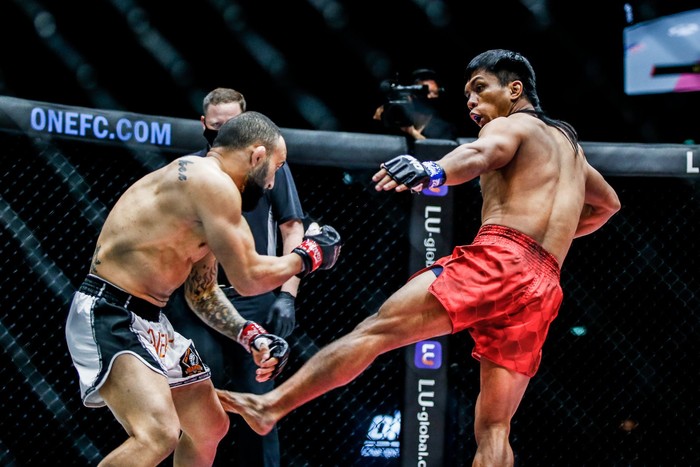 John Lineker hạ đo ván cựu vương Kevin Belingon, tiến sát đến trận tranh đai của ONE Championship - Ảnh 3.