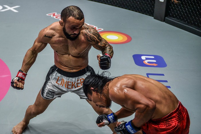 John Lineker hạ đo ván cựu vương Kevin Belingon, tiến sát đến trận tranh đai của ONE Championship - Ảnh 8.