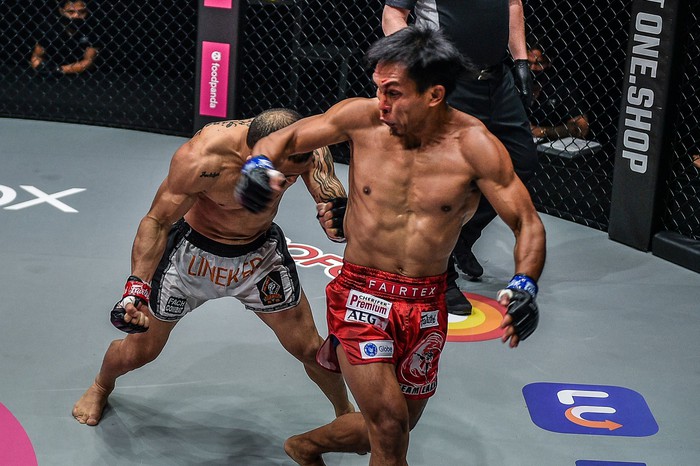 John Lineker hạ đo ván cựu vương Kevin Belingon, tiến sát đến trận tranh đai của ONE Championship - Ảnh 5.