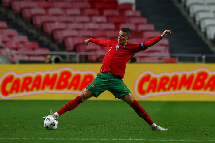 Ronaldo quỵ gối bất lực, tuyển Bồ Đào Nha chính thức thành cựu vương Nations League - Ảnh 1.