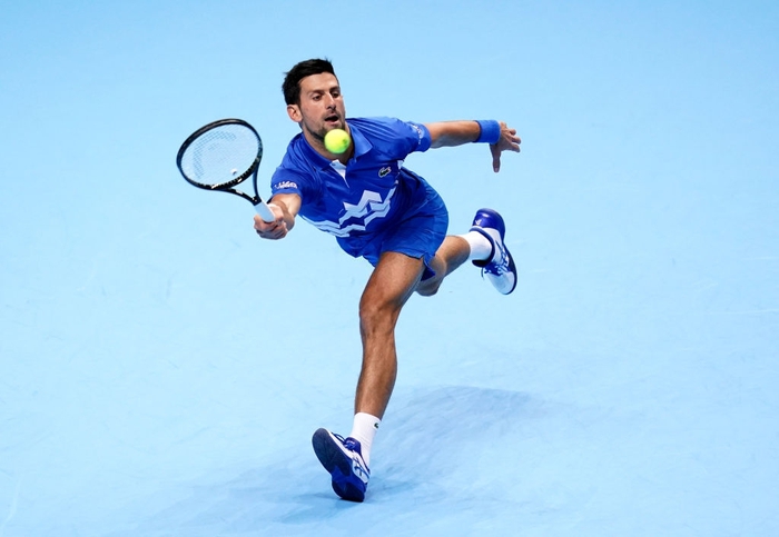 Djokovic lại khiến fan trầm trồ với cú bắt volley cực &quot;đỉnh&quot; trong trận ra quân ATP Finals - Ảnh 3.
