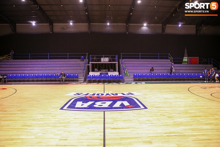 Diện mạo hoàn toàn mới của VBA Arena trước giờ diễn ra trận đấu Playoffs đầu tiên của VBA 2020 - Ảnh 2.