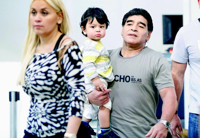 Cuộc chiến phân chia tài sản rắc rối giữa 11 người con Maradona - Ảnh 2.