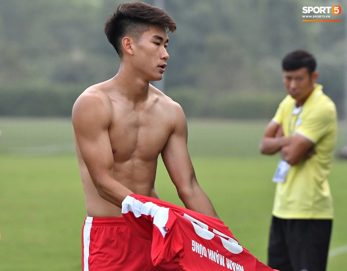 Những tuyển thủ U22 Việt Nam đá giải trẻ quốc nội và áp lực bị gắn mác &quot;out trình&quot; - Ảnh 8.