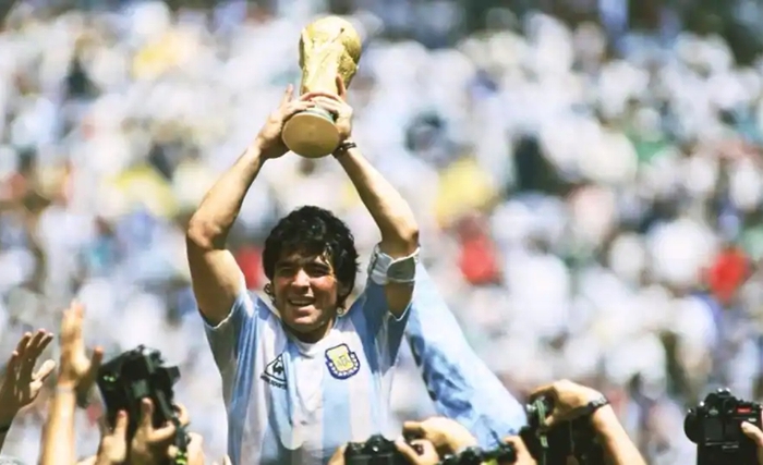 &quot;Ronaldo và Messi đừng mơ nhận được sự ngưỡng mộ như Maradona từng có&quot; - Ảnh 2.