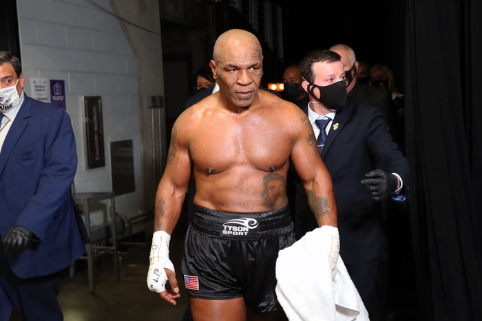 Chủ tịch Dana White choáng váng khi chứng kiến màn trình diễn ở tuổi 54 của Mike Tyson - Ảnh 1.