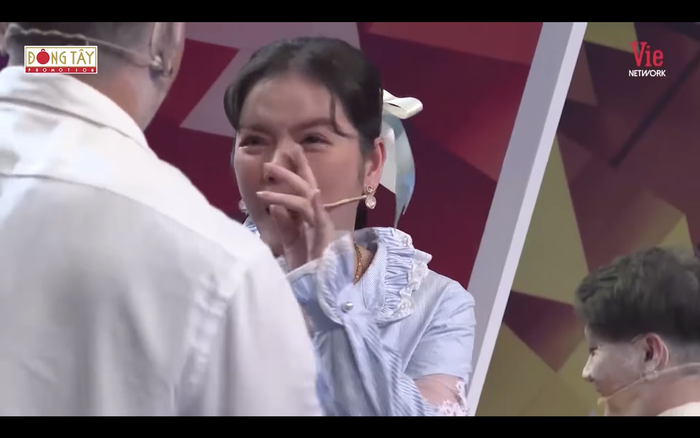 Dàn mỹ nam Saigon Heat lên sóng gameshow, Christian Juzang khiến nữ hoàng kim cương Lý Nhã Kỳ cảm động phát khóc chỉ sau một cái ôm - Ảnh 3.