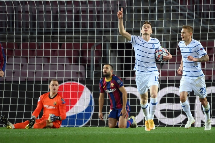 Messi lập kỷ lục trên chấm penalty, Barca nhọc nhằn giành 3 điểm - Ảnh 8.
